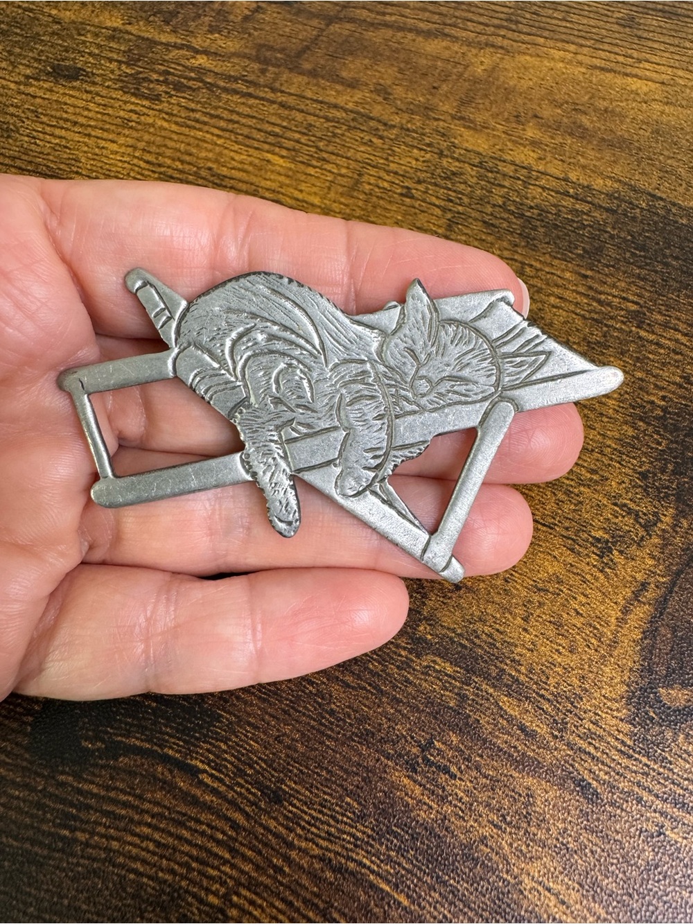 Vintage Silver-Tone Sleeping Cat in Lounge Chair Brooch - Etched Pewter